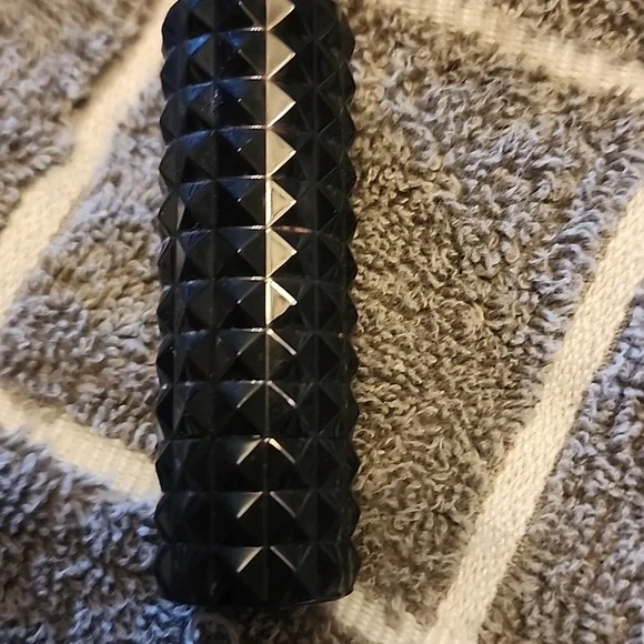 Kat Von D Studded Kiss Lipstick in Wolvesmouth - Picture 2 of 6